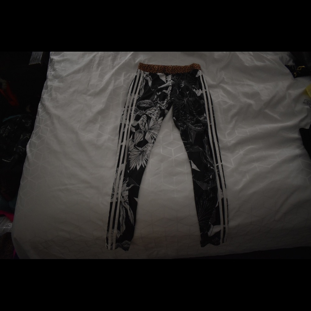 ADIDAS Black & White Floral Cheetah Leggings